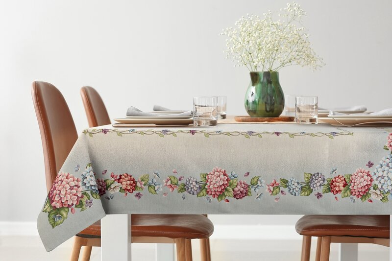 Obrus gobelinowy z hortensjami popielaty 140x180 cm – doda elegancji stołowi