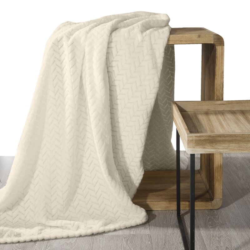 Koc flanelowy Cindy beżowy 200 x 220 cm – otula ciepłem