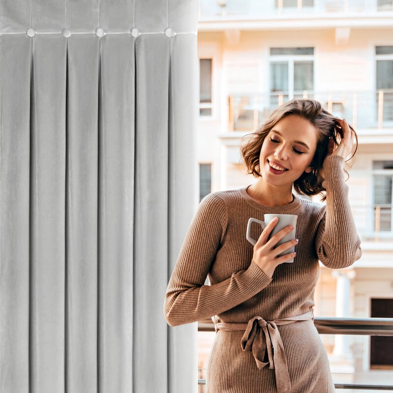 Zasłona gotowa Alita srebrna 140 x 250 cm – wprowadza blask