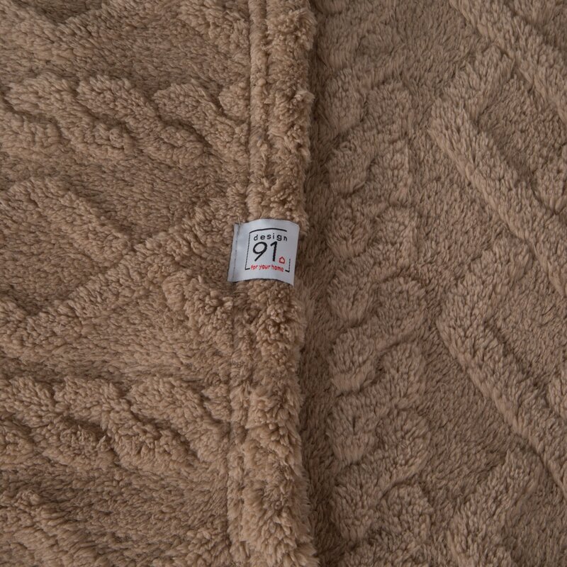 Koc flanelowy warkocz beżowy 150 x 200 cm – ciepły i przytulny