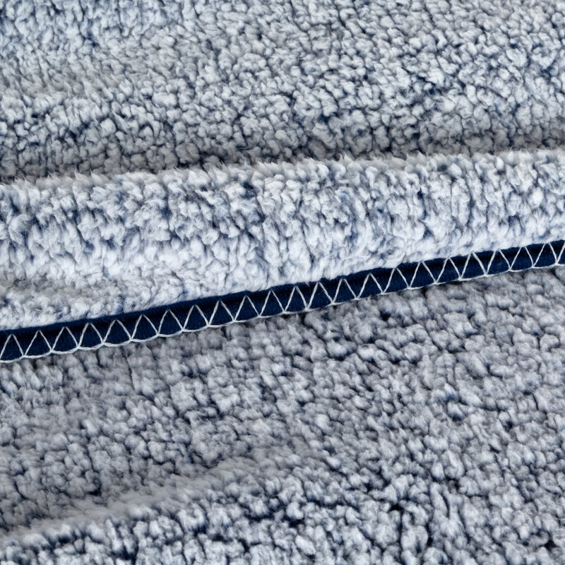 Koc flanelowy granatowy 200 x 220 cm – ciepły i przytulny