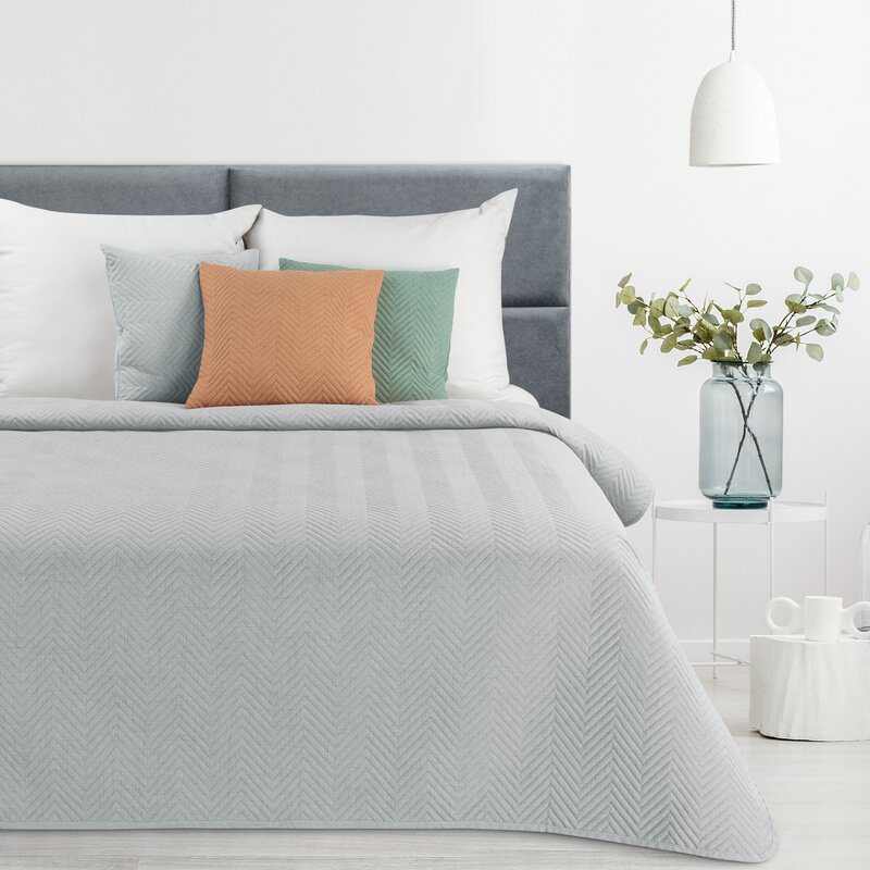 Narzuta len srebrna 170 x 210 cm – stylowe okrycie łóżka