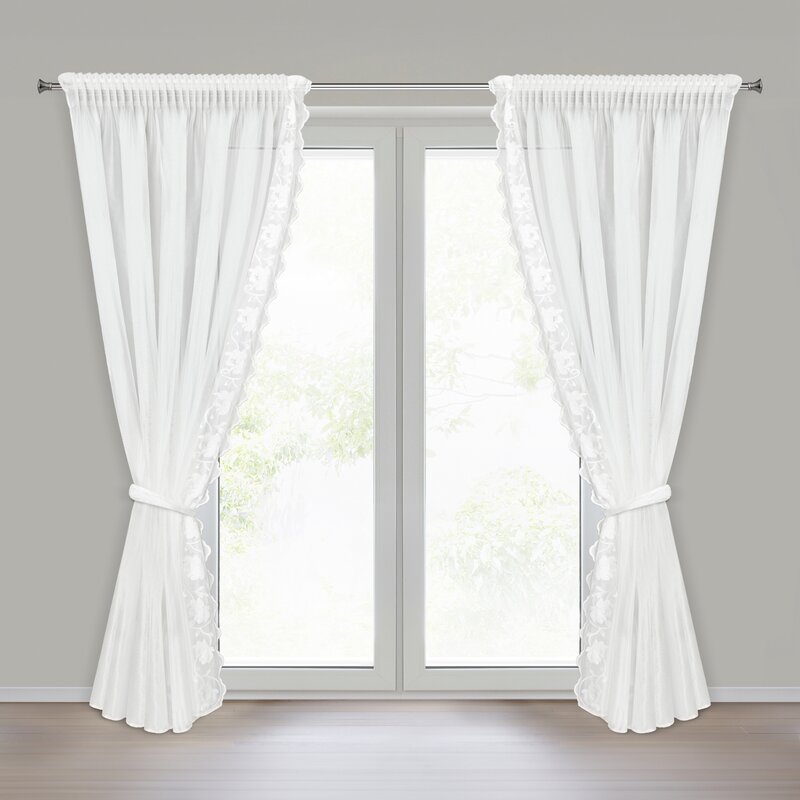 Firana gotowa biała 140 x 270 cm – rozświetla wnętrze