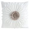 Poszewka Flores kremowa 45 X 45 cm – z trójwymiarowym kwiatem