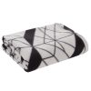 Koc polarowy D91 GEO 01 beżowy 150 x 200 cm – ciepły i miękki