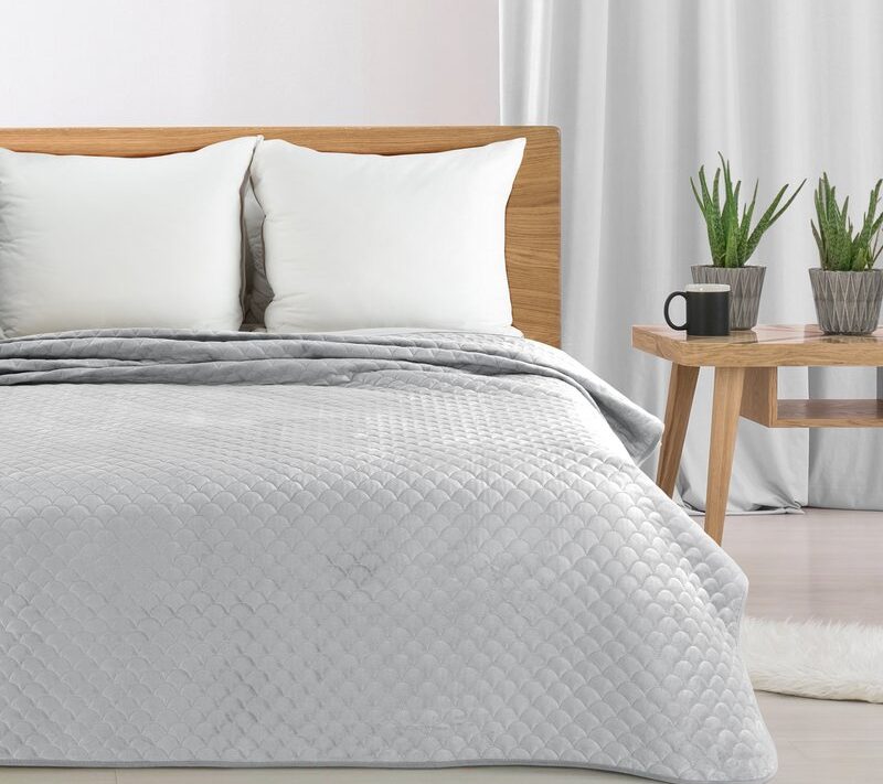 Narzuta velvet Ariel srebrna 220 x 240 cm – wprowadzi porządek