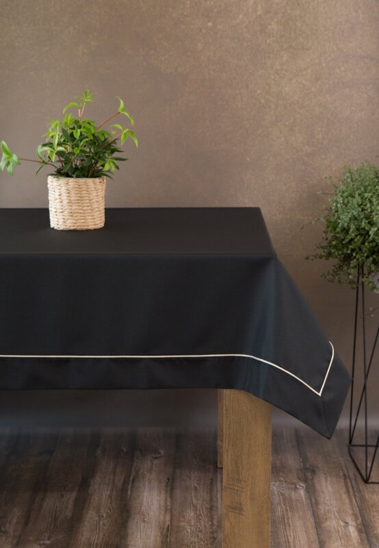 Obrus Dorita czarny 140X220 – na co dzień i święta