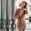 Zasłona gotowa Carli srebrna 140 x 250 cm – doda blasku wnętrzu