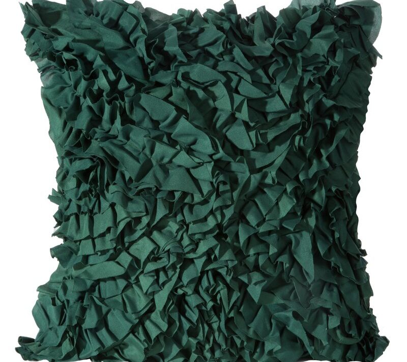 Poszewka dekoracyjna z falbanami ciemnozielona 45 x 45 cm – idealna na kanapę