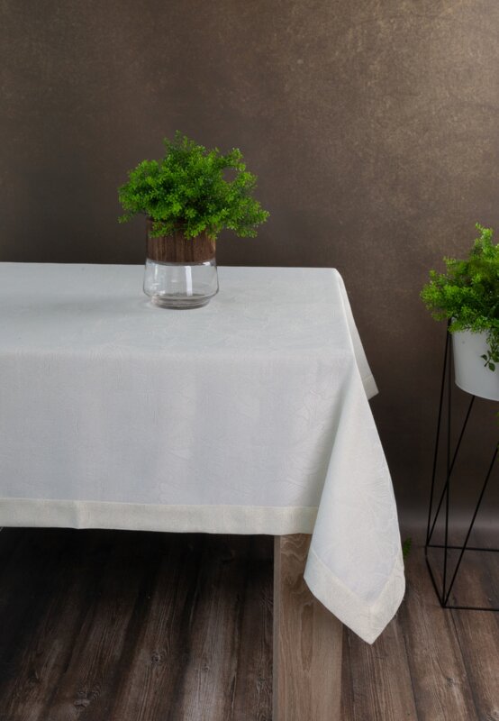 Obrus błyszczący kremowy 145 x 350 cm – idealny na przyjęcia
