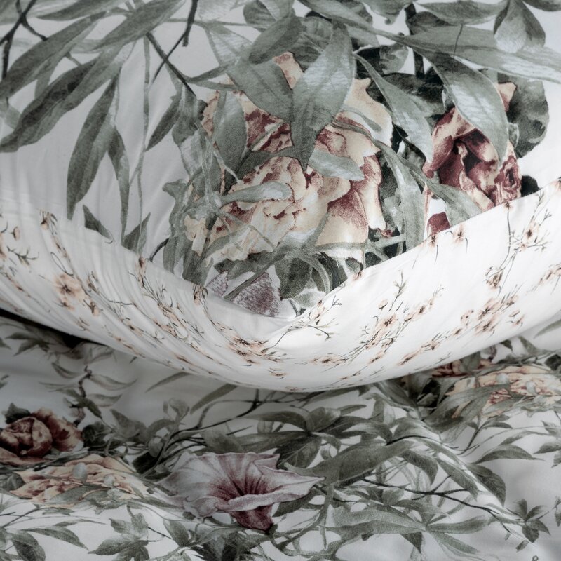 Pościel satynowa Nika 53 biała 220 x 200 cm – delikatna dla skóry