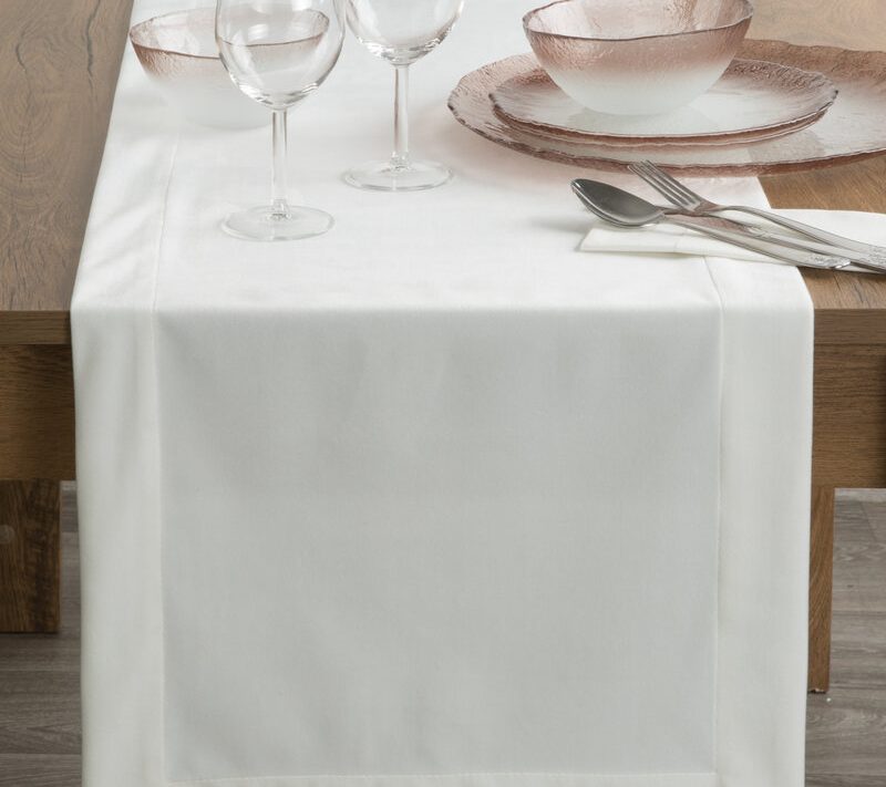 Obrus gładki biały 40 x 140 cm – doda lekkości jadalni