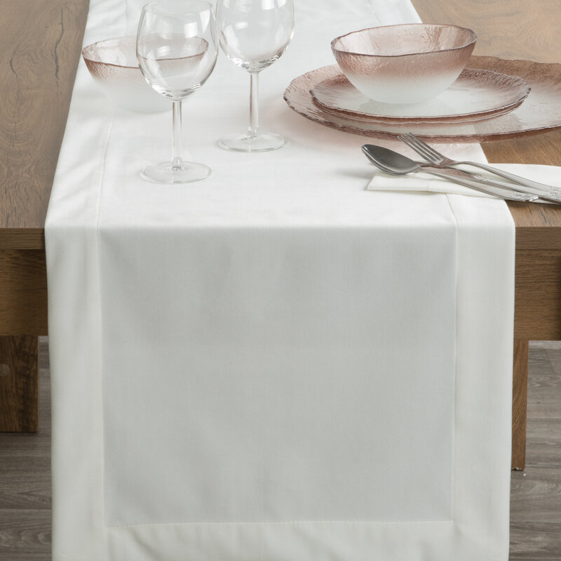 Obrus gładki biały 40 x 140 cm – doda lekkości jadalni