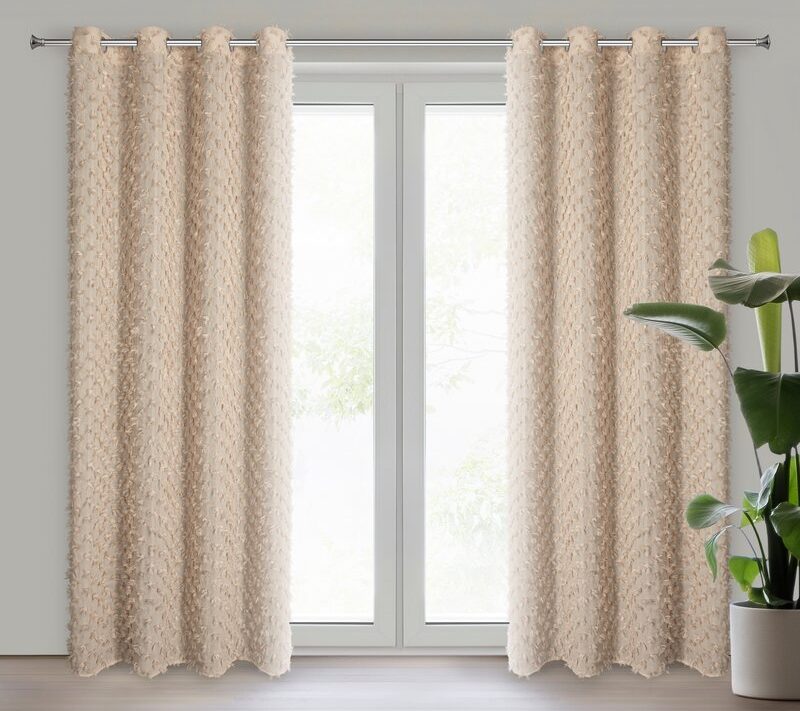 Zasłona gotowa Eva Minge beżowa 135 x 250 cm – dodaje ciepła wnętrzu
