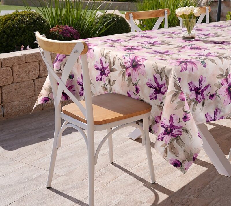 Obrus Garden kremowy 140 x 220 cm – idealny na taras