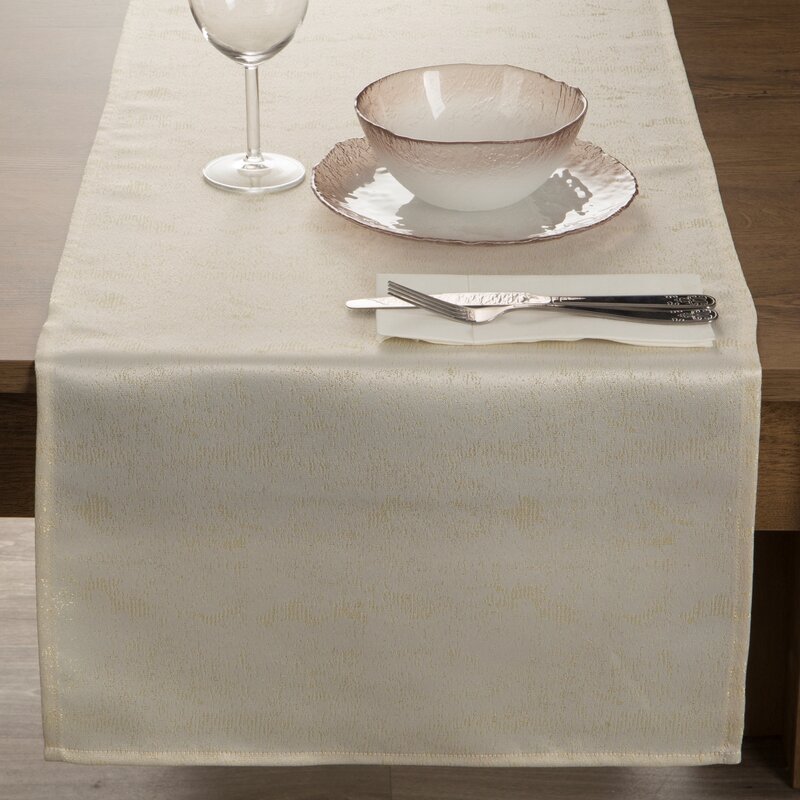 Bieżnik na stół kremowy 40 x 180 cm – doda blasku wnętrzu