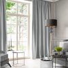 Zasłona gotowa D91 Rosa srebrna 140 x 270 cm – zaciemnia i zdobi