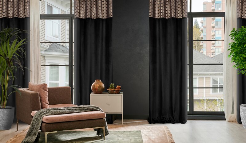 ZASŁONA GOTOWA ELEN 140 X 250 CM CZARNY