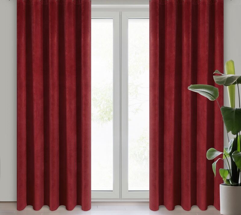 Zasłona gotowa Villa ciemnobordowa 140 X 250 CM – welwetowy blask