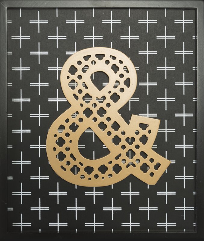 Obraz ręcznie malowany drewniany Symbol Ampersand czarny 30X1X35 – podkreśla styl wnętrza