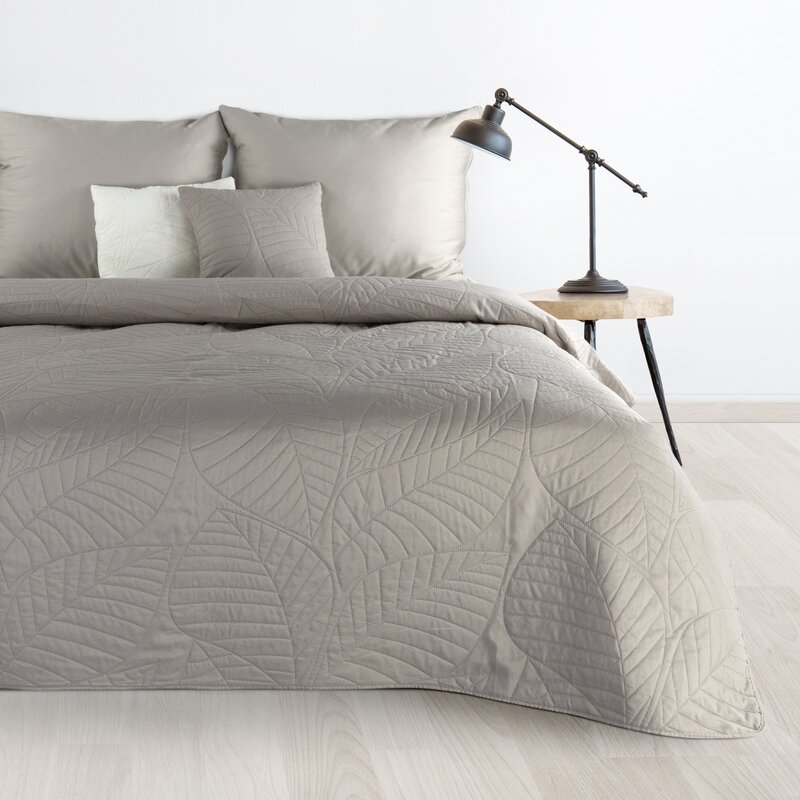 Narzuta z mikrofibry BONI 6 srebrna 170 X 210 cm – z delikatnym wzorem