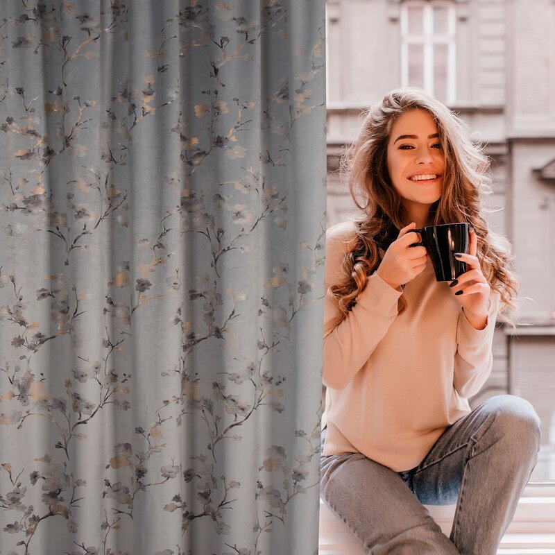 Zasłona gotowa Selena srebrna 140 x 270 cm – doda blasku wnętrzu