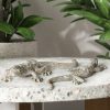 Figurka ceramiczna Gatos srebrna 25 x 11 x 5 cm – doda blasku wnętrzu