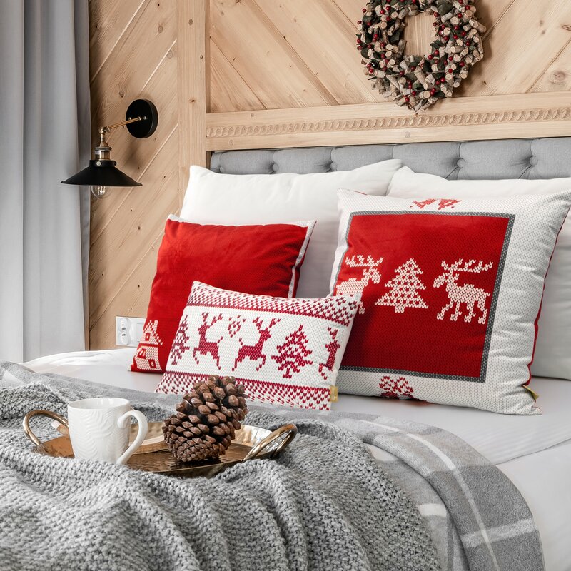 Poszewka welwetowa NOEL01 czerwona 45 X 45 cm – na magiczne święta