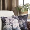 Poszewka Velvet florystyczna fioletowa 45 x 45 cm – doda uroku wnętrzu