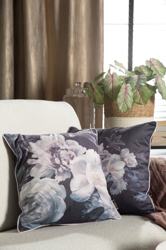 Poszewka Velvet florystyczna fioletowa 45 x 45 cm – doda uroku wnętrzu