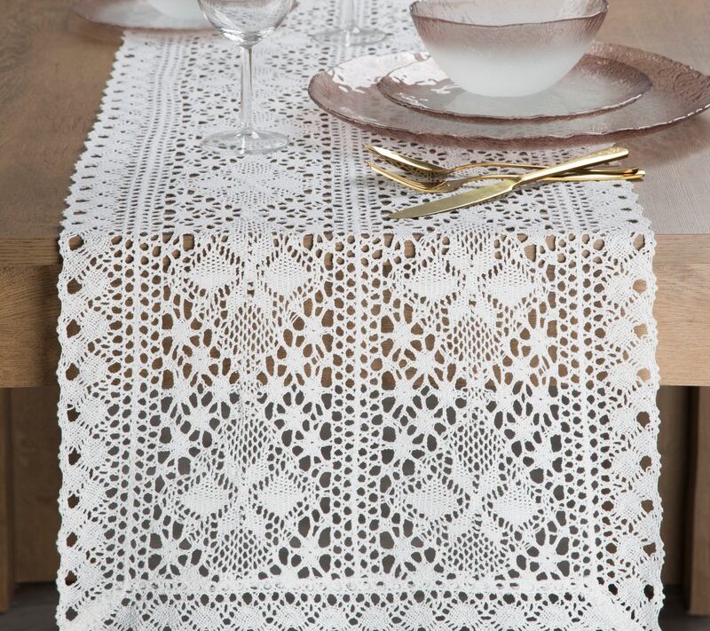 Obrus ażurowy biały 40 x 180 cm – elegancka dekoracja stołu
