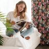 Zasłona gotowa Peonia bordowa 140 x 270 cm – wprowadza przytulność