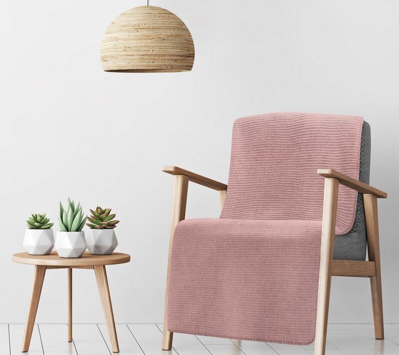 Koc fotelowy pudrowy róż 70 x 160 cm – subtelne ocieplenie