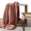 Koc flanelowy Cindy pudrowy róż 200 x 220 cm – dodaje przytulności