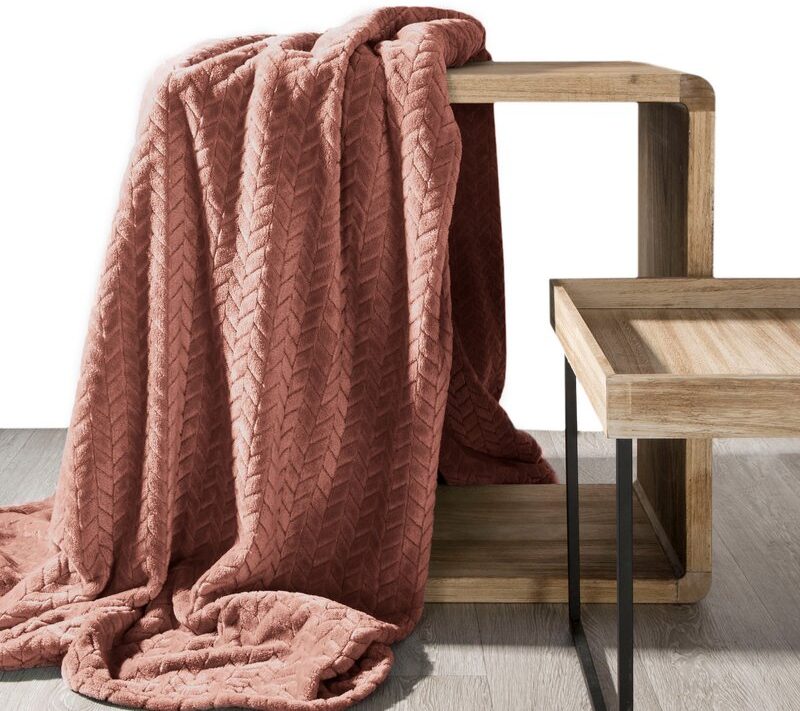 Koc flanelowy Cindy pudrowy róż 170 x 210 cm – miękki i ciepły