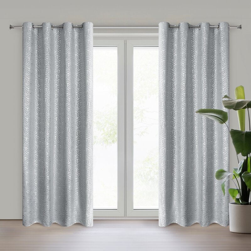 Zasłona gotowa SEMI srebrna 140 X 250 CM – rozświetla wnętrze