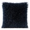 Poszewka włochacz granatowa 45 x 45 cm – doda przytulności
