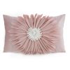 Poszewka dekoracyjna Flores 3 pudrowa 30 X 50 cm – welwetowa z kwiatem