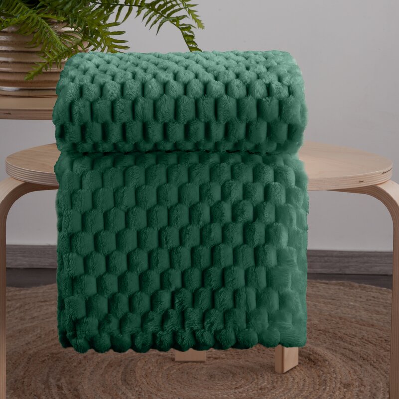 Koc flano Cindy6 ciemnozielony 170 x 210 cm – miękki i ciepły