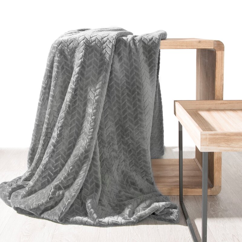 Koc flano Cindy stalowy 170 x 210 cm – doda przytulności