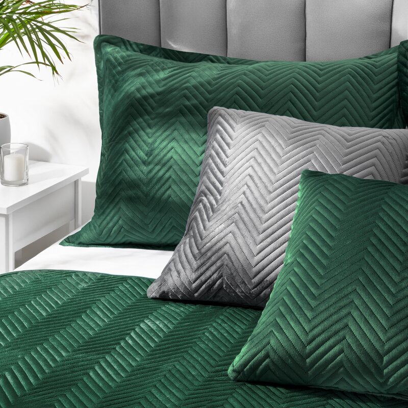 Poszewka velvet Sofia ciemnozielona 50 x 70 cm – dodaje ciepła wnętrzu