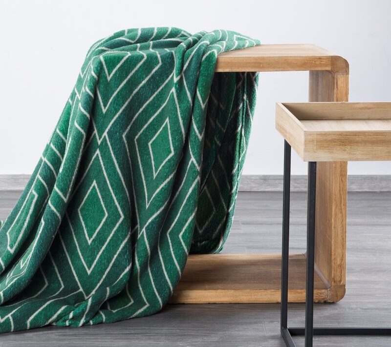 Koc flano Geo zielony 150 x 200 cm – miękki i ciepły