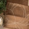 Obrus błyszczący Blink 12 brązowy 35 x 220 cm – dodaje ciepła wnętrzu