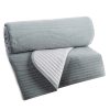 Narzuta Velvet srebrna 220 x 240 cm – doda blasku sypialni