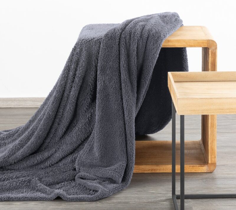 Koc flanelowy Lori stalowy 150 x 200 cm – otula ciepłem