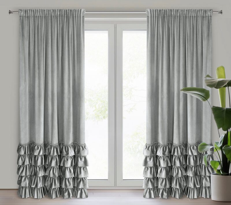 Zasłona gotowa Carli srebrna 140 x 270 cm – delikatne zaciemnienie