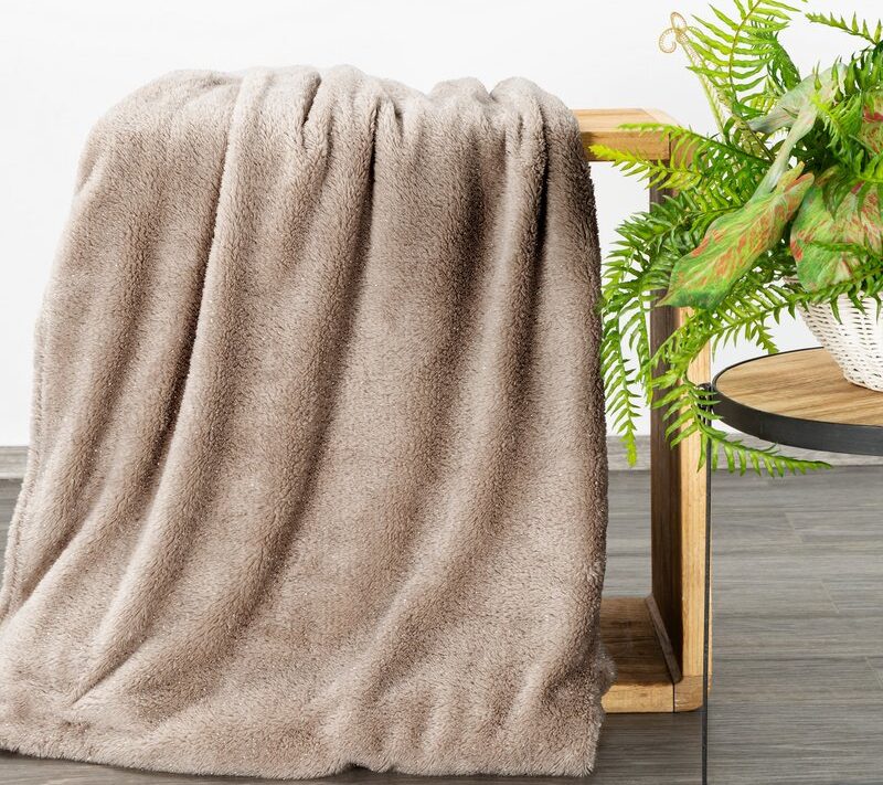 Koc flanelowy D91 BLINK beżowy 150 x 200 cm – miękki i ciepły