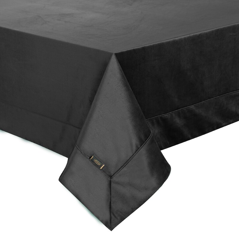 Obrus velvet czarny 145 x 180 cm – aksamitny dotyk