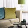 Poszewka velvet ceglasta 45 x 45 cm – doda głębi wnętrzu