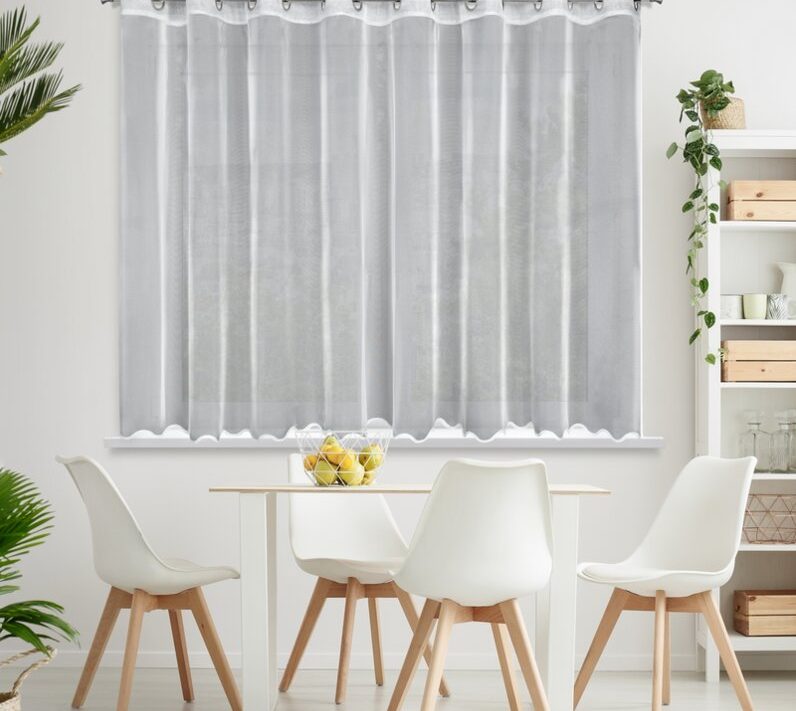 Firana gotowa Liz biała 300 x 145 cm – rozświetla wnętrze
